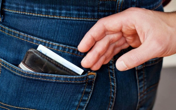 Απίστευτο: Νόμιζε ότι του διέρρηξαν το σπίτι αλλά τελικά τον έκλεβε η γυναίκα του!